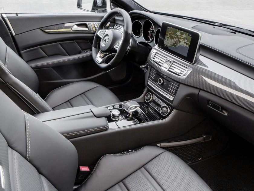 Мерседес Бенц CLS 63 AMG салон