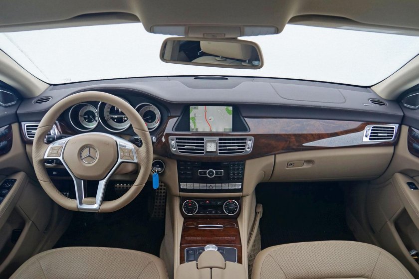 Mercedes Benz CLS 350 салон
