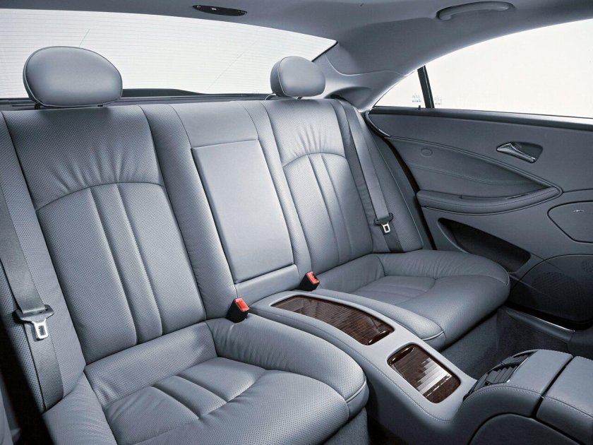 Mercedes CLS 2004 салон