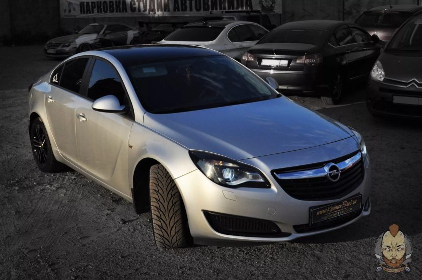 Опель Инсигния черная крыша