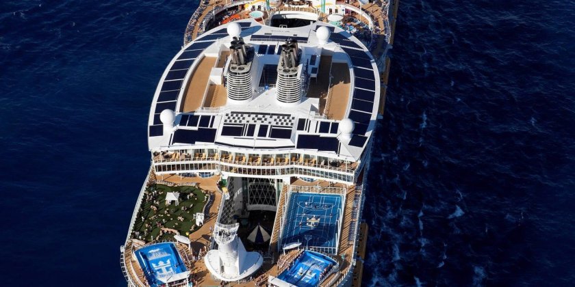 Корабль город на воде