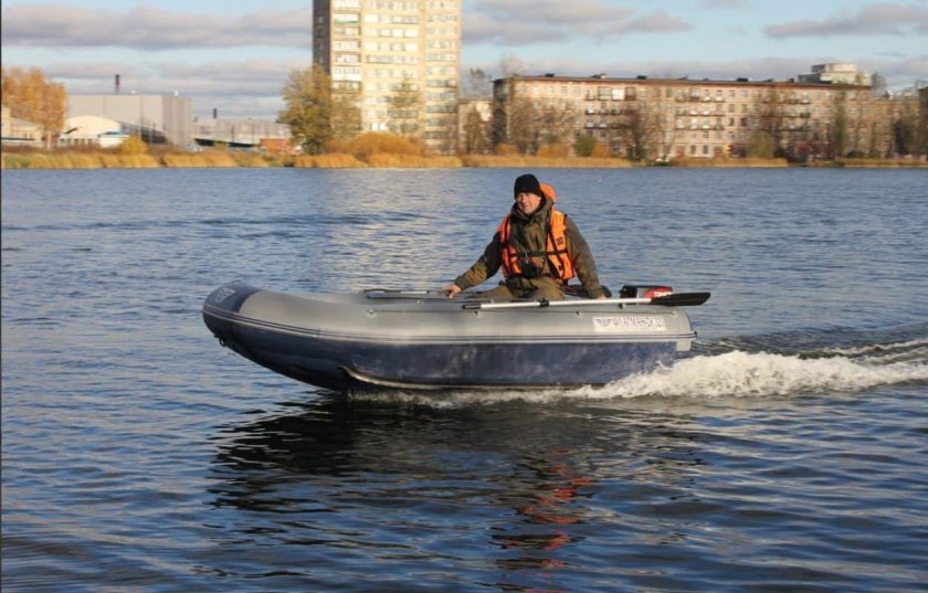 Лодка флагман 320