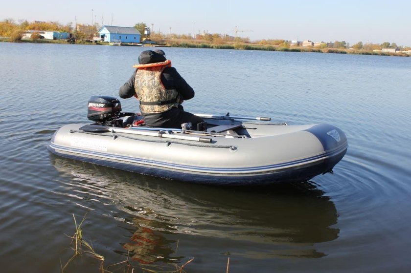 Лодка флагман 330