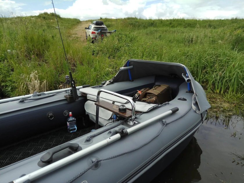 Лодка флагман 320