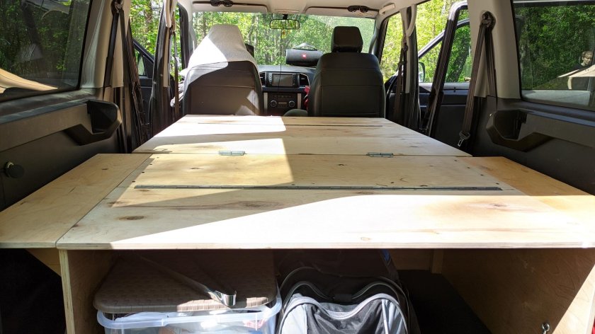 Спальник в УАЗ Patriot 2012 года со столиком