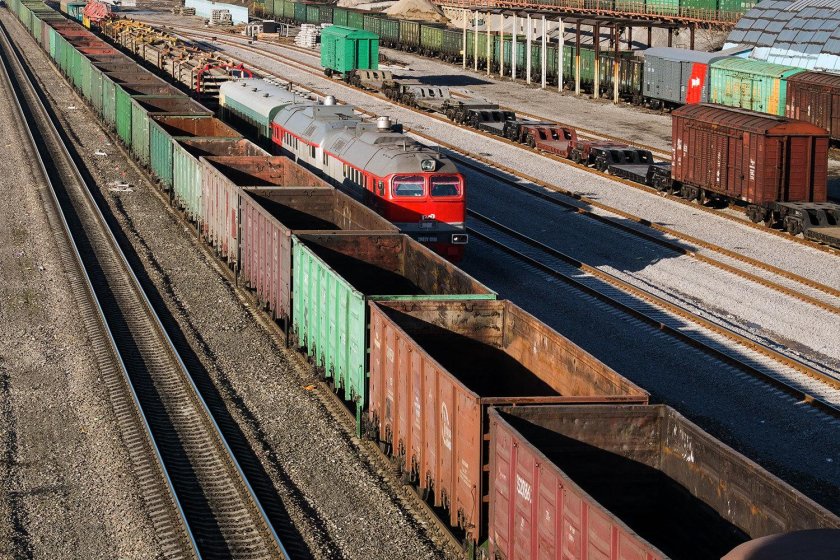 Грузовой вагон РЖД полувагон