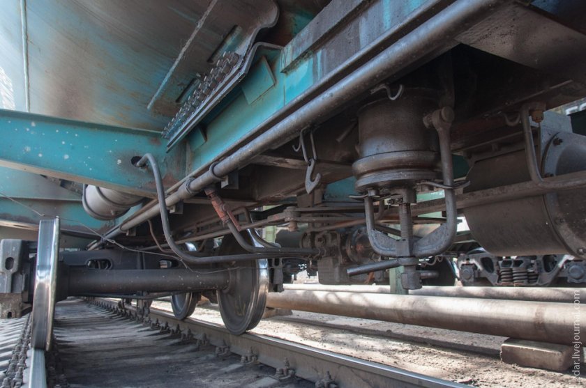 Нижний сливной прибор вагона цистерны