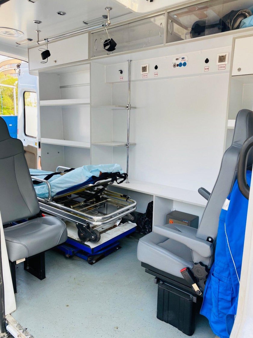 Внутри скорой