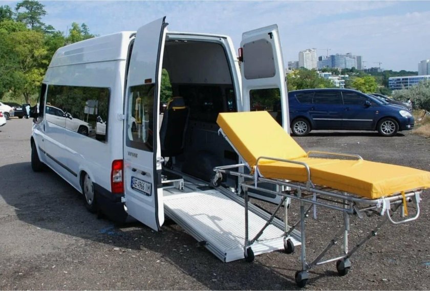 Машина для транспортировки лежачих больных