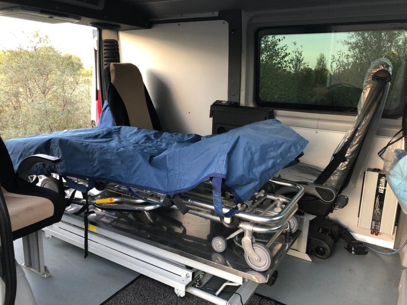 Машина для транспортировки лежачих больных
