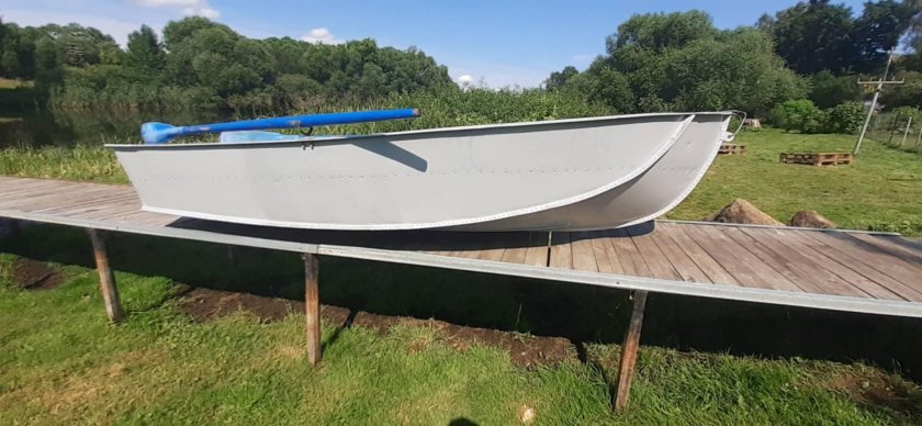 Лодка весельная язь