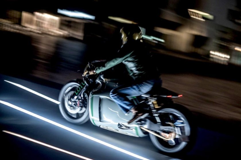 Мотоцикл ночью