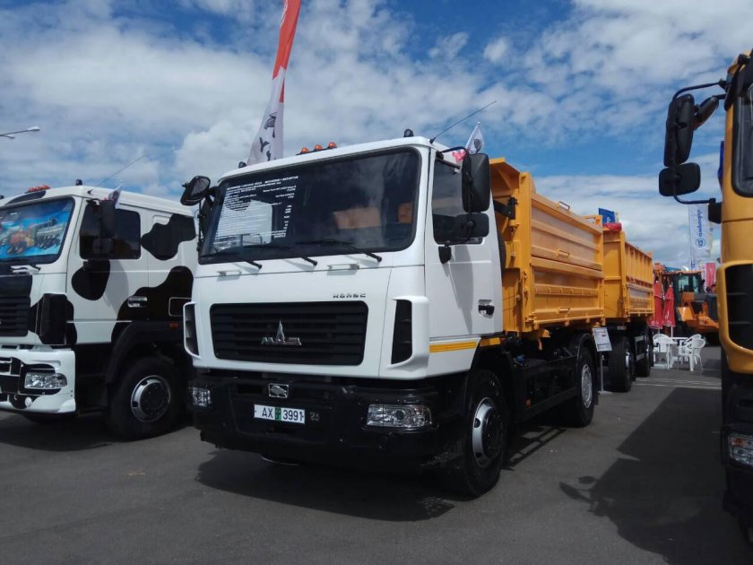 Самосвал МАЗ 555026-4585-000