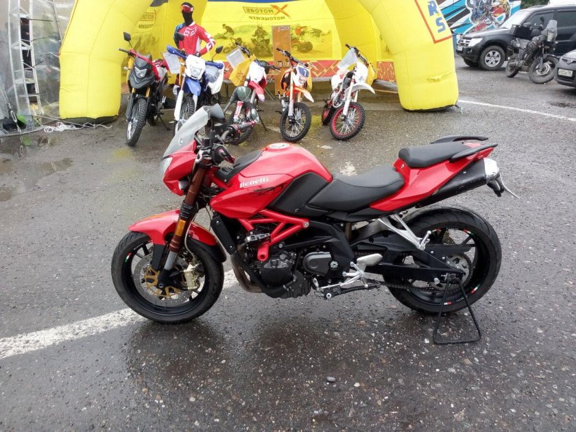 Мотоцикл стелс красный