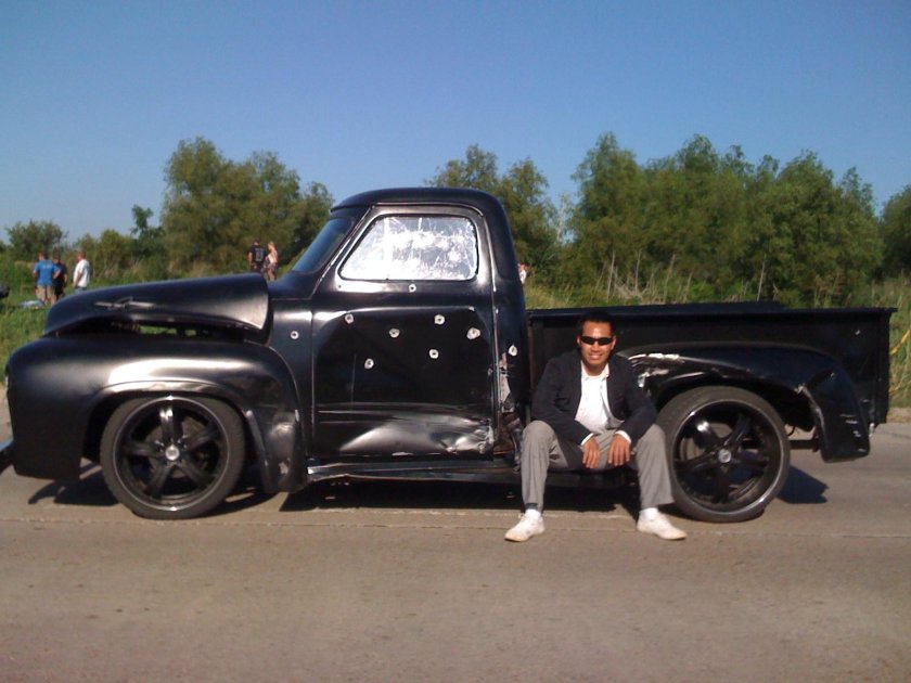 Машина Сильвестра Сталлоне Неудержимые