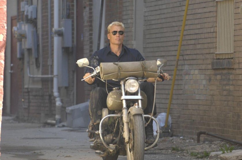 Дольф Лундгрен на мотоцикле