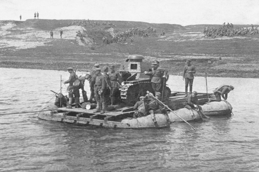 Понтон военный старый