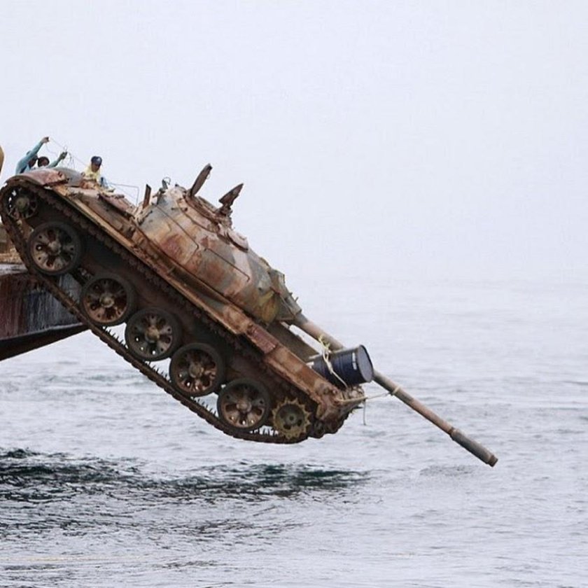 Танк под водой