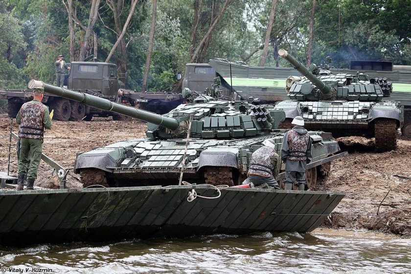 Танки на переправе