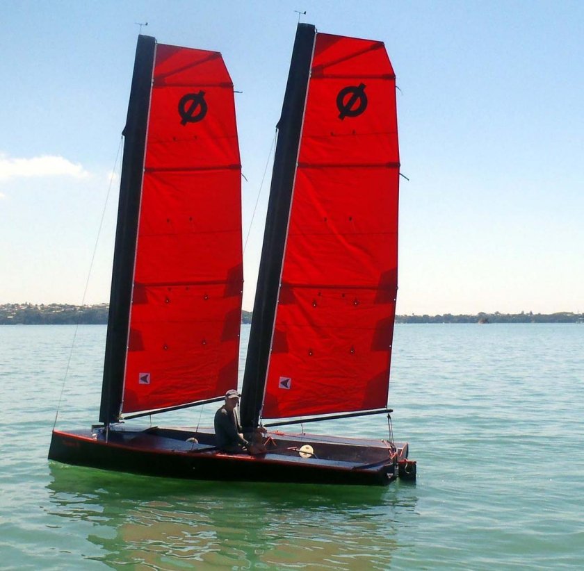 Яхта парусная Парус-крыло