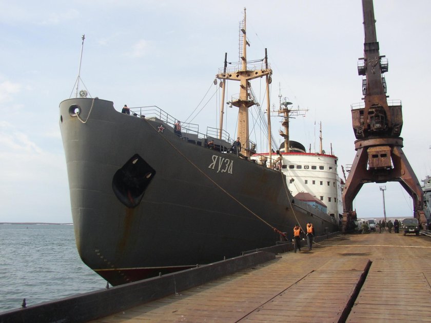 Судно БМСТ Яуза