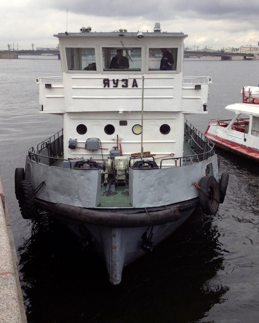 Яуза судно