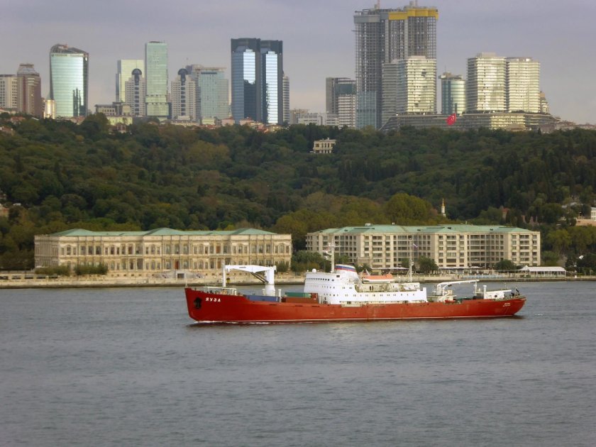 Корабль Яуза Мурманск