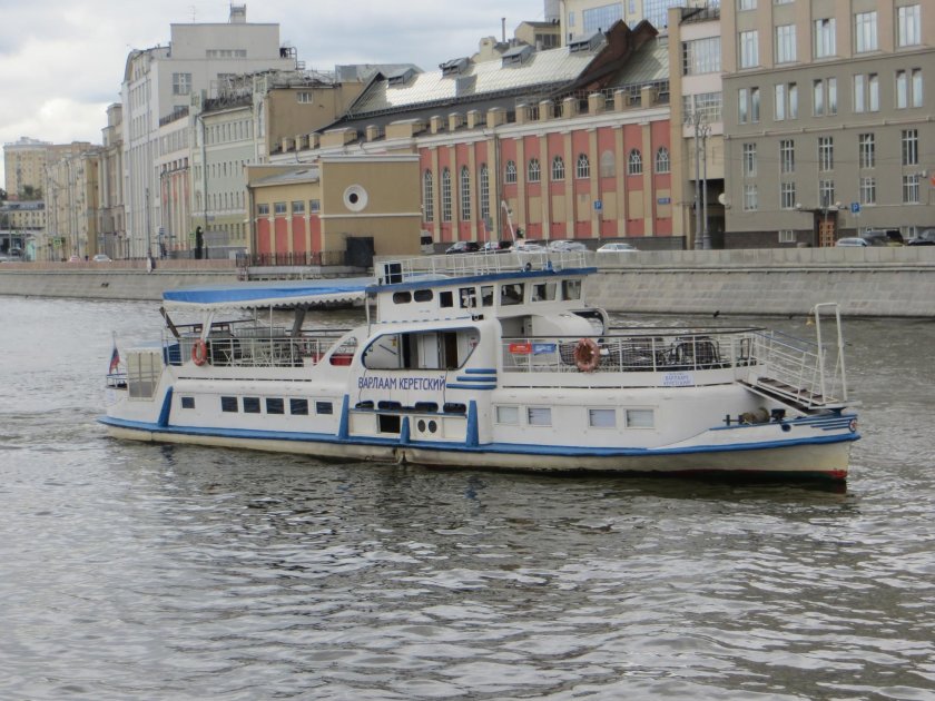 Теплоход Яуза