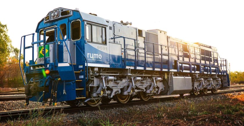 Гибрид тепловоза и электровоза