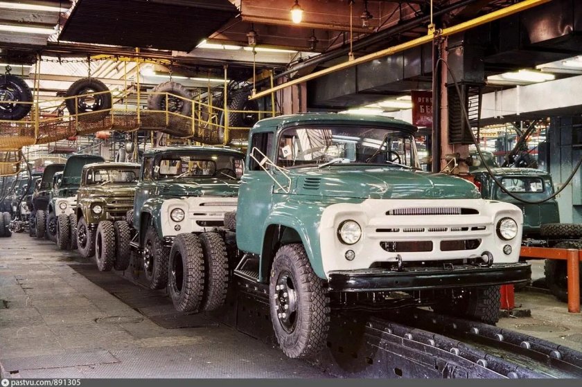 ЗИЛ 130 на заводе