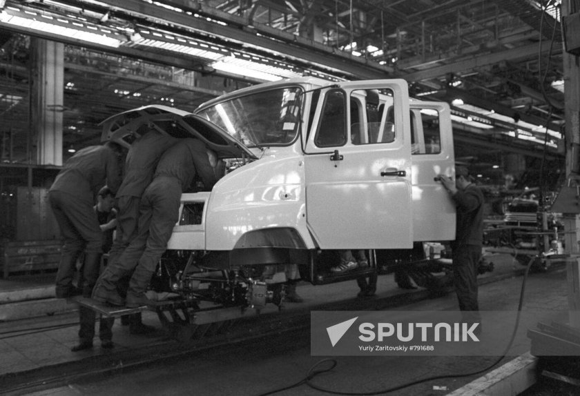 Завод имени Лихачёва: АМО ЗИЛ