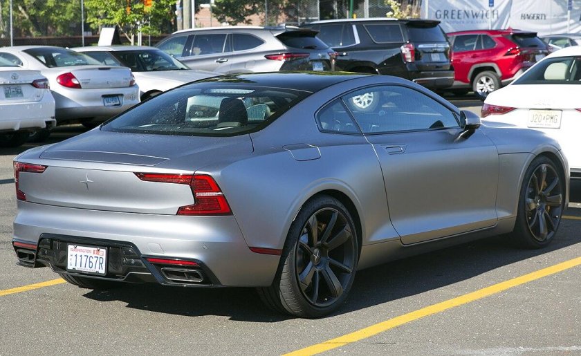 Астон Мартин Рапид