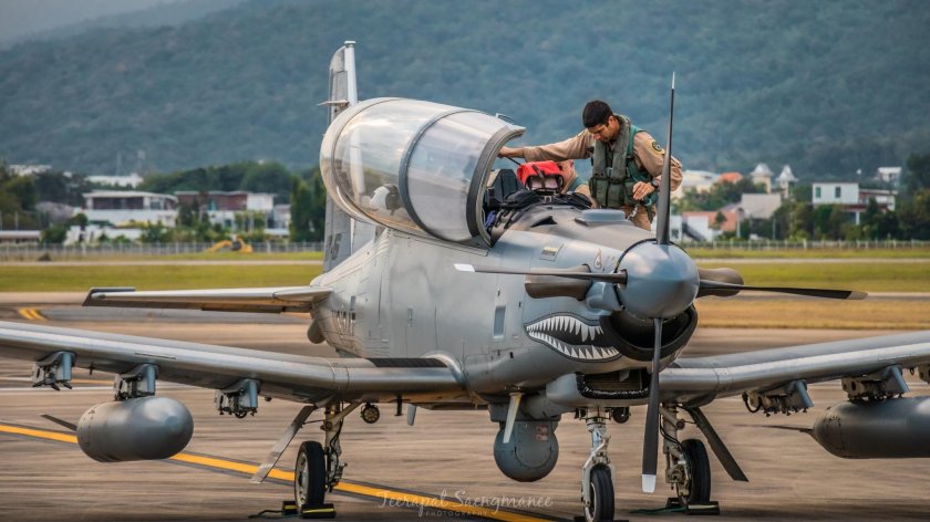 Штурмовик Textron at-6e Wolverine