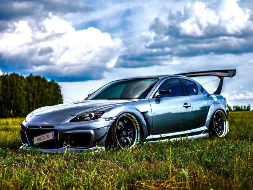 Машина Mazda RX-8