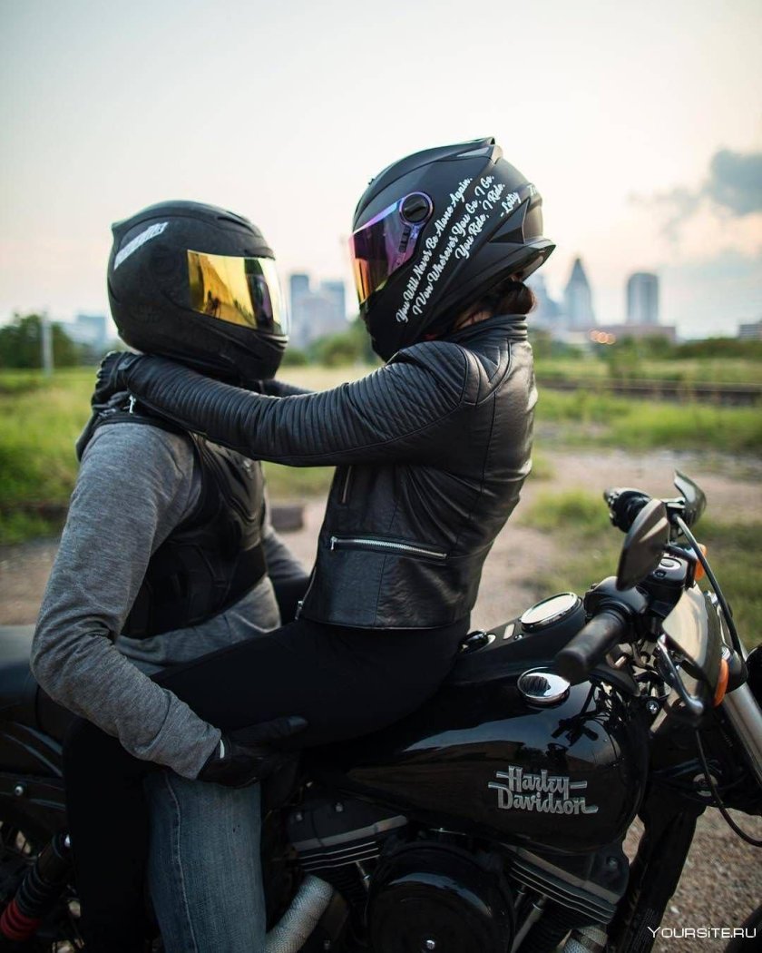 Парень на мотоцикле