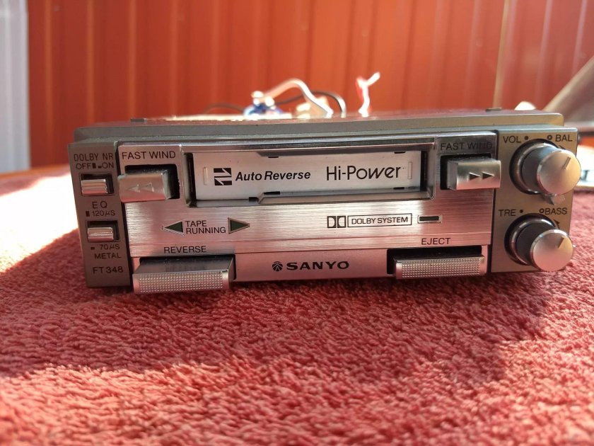 Автомобильные магнитолы кассетные 80-