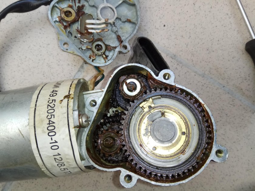 Мотор редуктор стеклоочистителя Приора 2