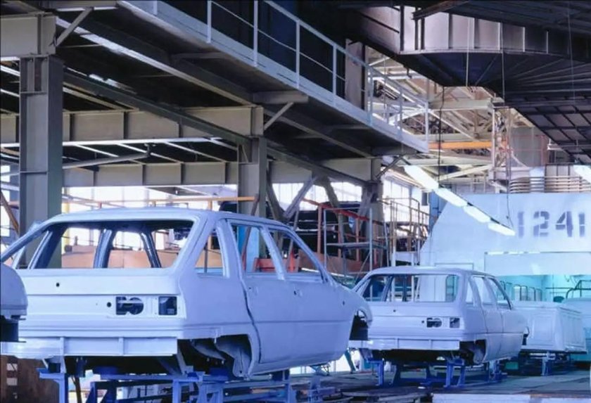 ИЖ 2126 на конвейере