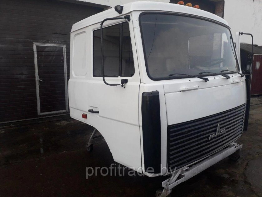 МАЗ белый