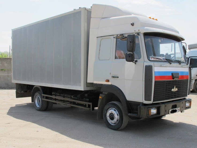 МАЗ 4370 Зубренок