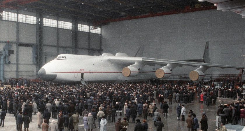 АН-225 «Мрия» 1988