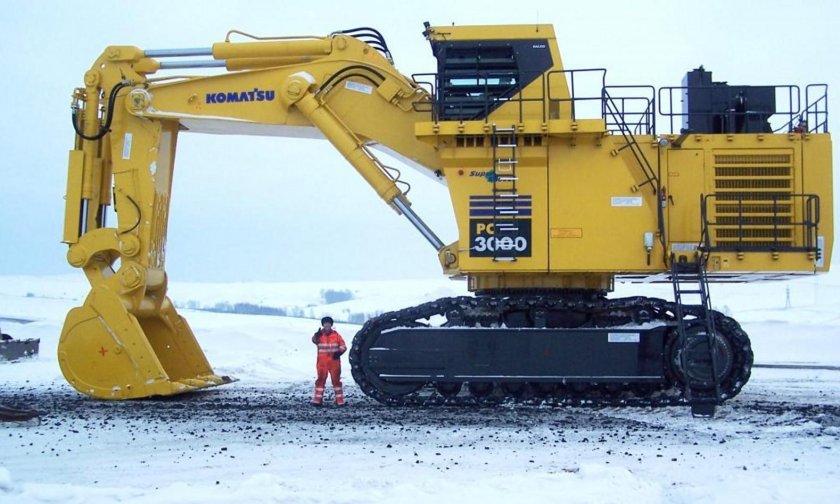 Экскаватор Komatsu 3000