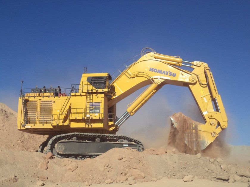Komatsu pc8000
