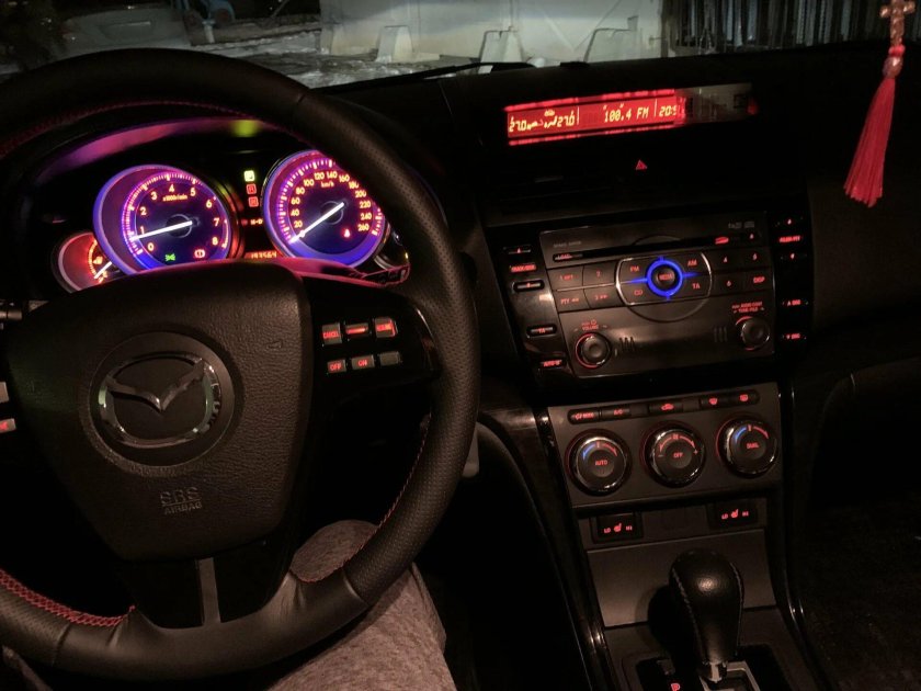 Mazda 6 GH салон ночью