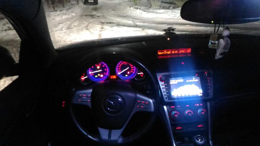 Mazda 6 GH салон ночью