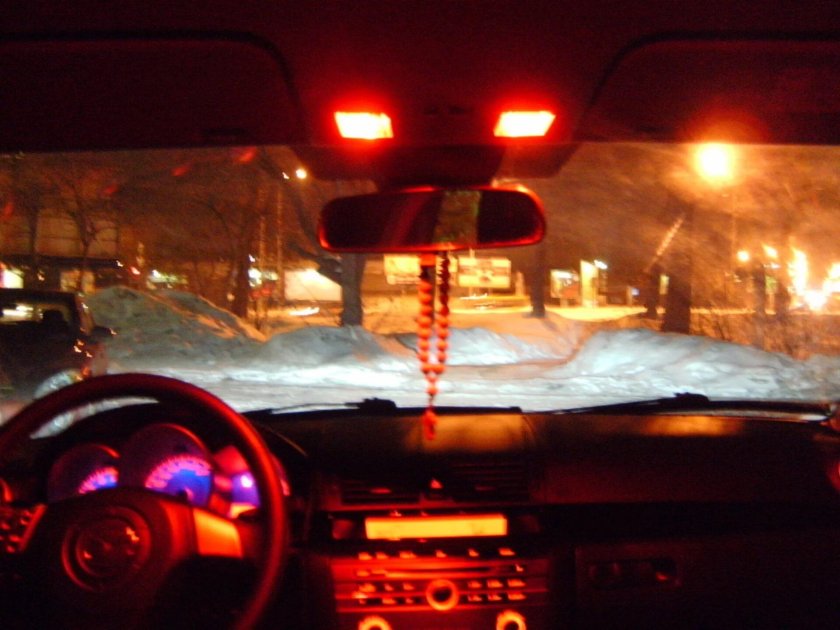 Мазда 3 ночью за рулем