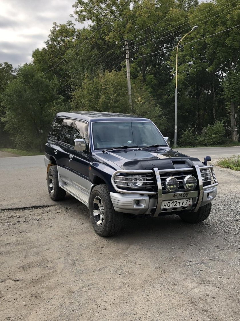 Mitsubishi Pajero 2