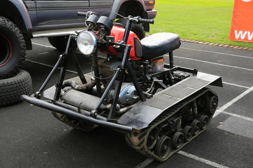 Гусеничный мотоцикл Урал