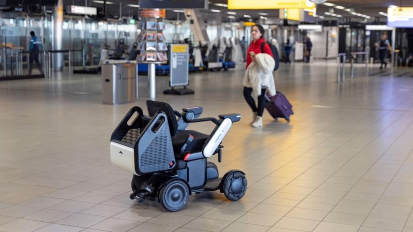 Инвалидная коляска в аэропорту
