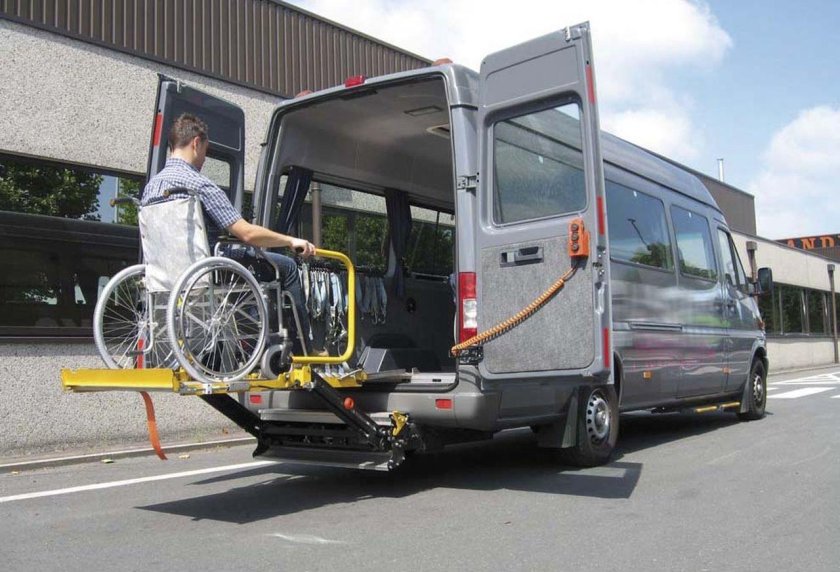 Подъемник для инвалидов в автомобиль